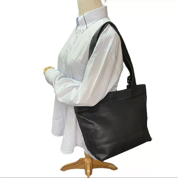 Coach Handbags - Vintage COACH 4140 Tote Hand Shoulder Bag All Leather Black A4 Size Authentic